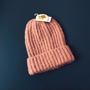 Knit mauve beanie from forever21
